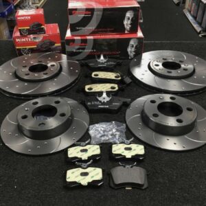 PERFORMANCE FRONT REAR BREMBO DRILLED GROOVED BRAKE DISCS AND MINTEX BRAKE PADS